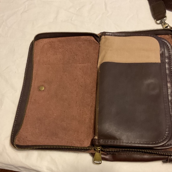 Linshi Tasks Brown Leather Organizer Crossbody Purse. - Picture 10 of 15